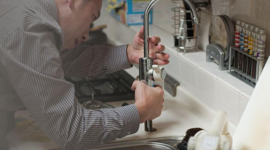 Expert burst pipe repair services in Morris, IL